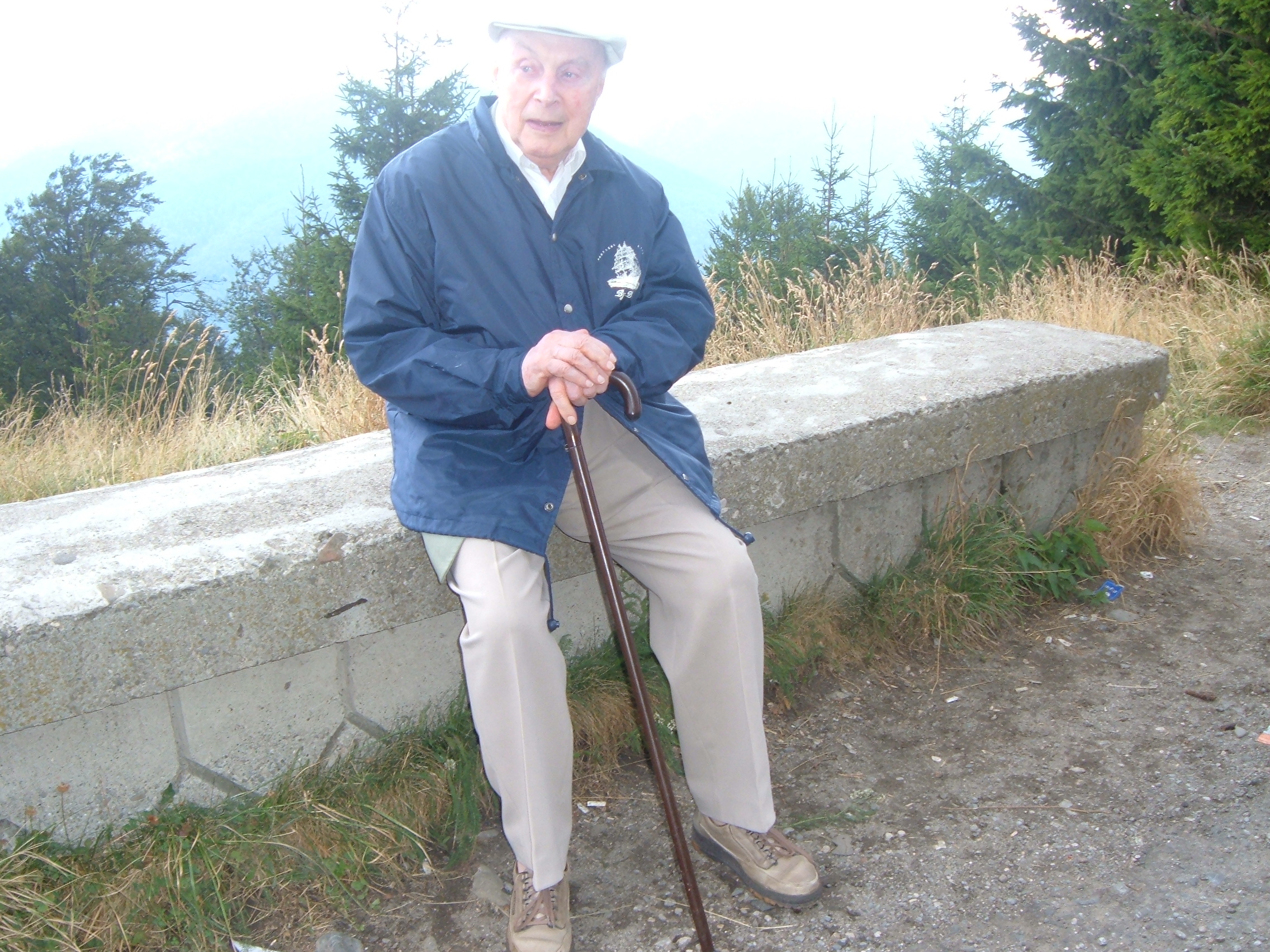 Dudu Age 95 In Bucharest
